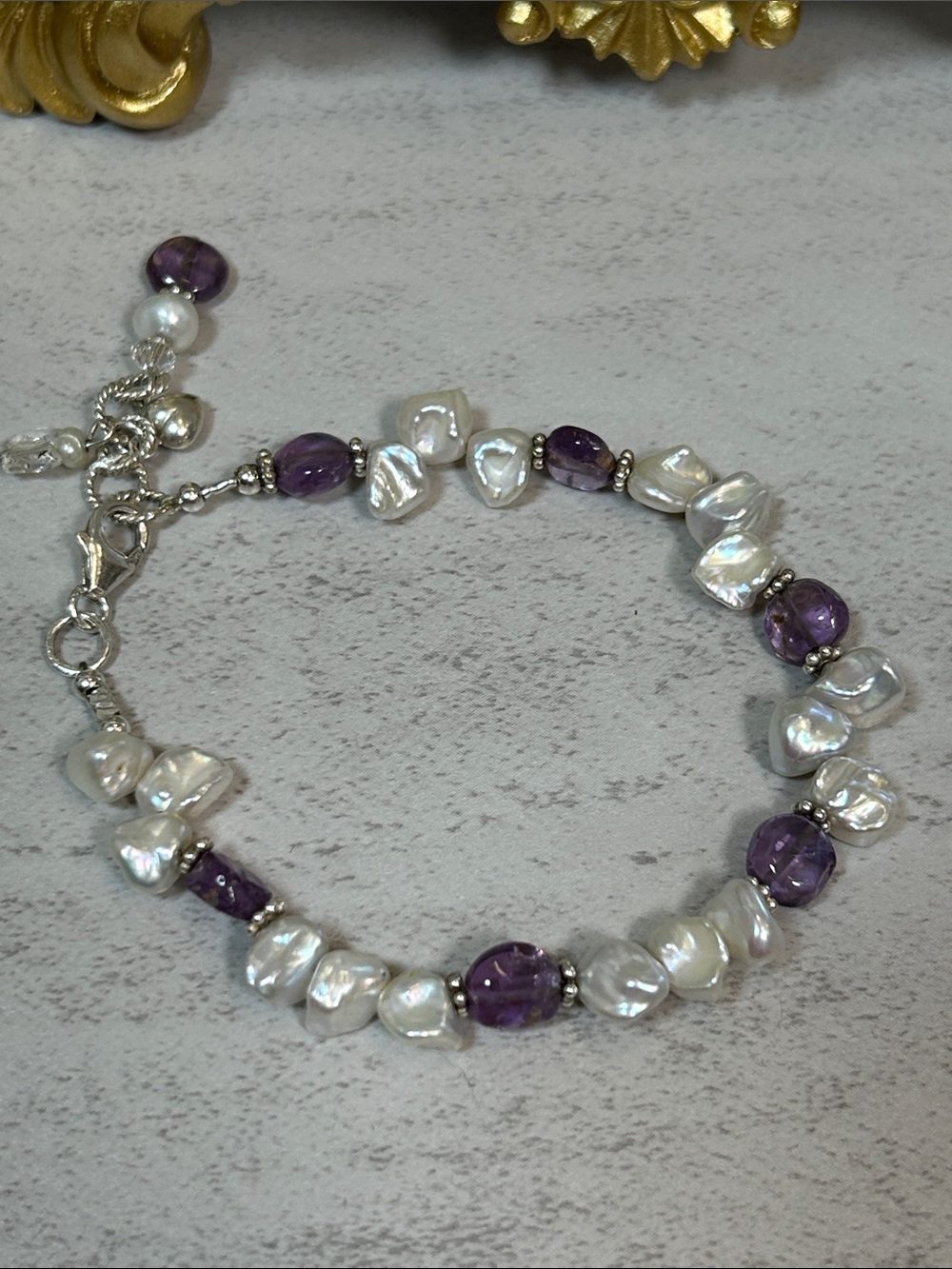 Beautiful Freshwater Pearl and Amethyst 925 Sterling Bracelet - White & Purple - Picture 3 of 7